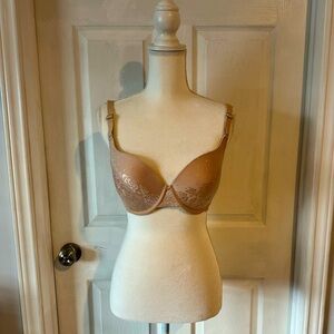 Elegant Lace Underwire Bra - Tan NWOT 38C